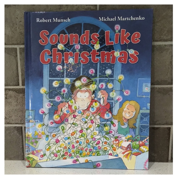 Early Reader Christmas Theme 9 Book Bundle (1 Hardcover / 8 Softcover) - Picture 2 of 10